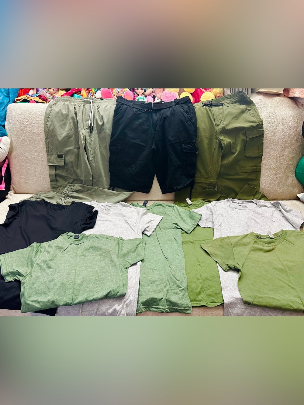 Huge Lot Men’s Clothes T-Shirts, Pants Size S Hanes , Gildan Excellent Condition